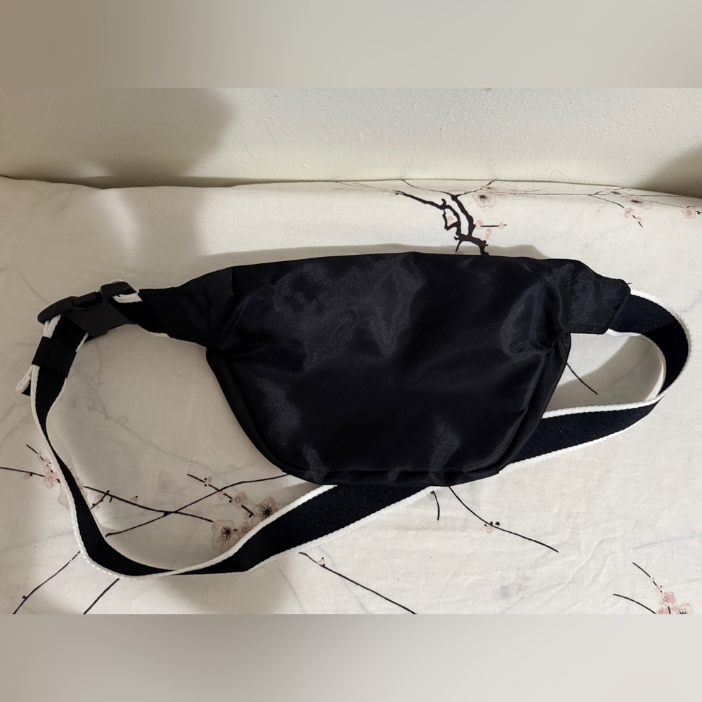 NWOT Champion Black waist Bag - Picture 2 of 3